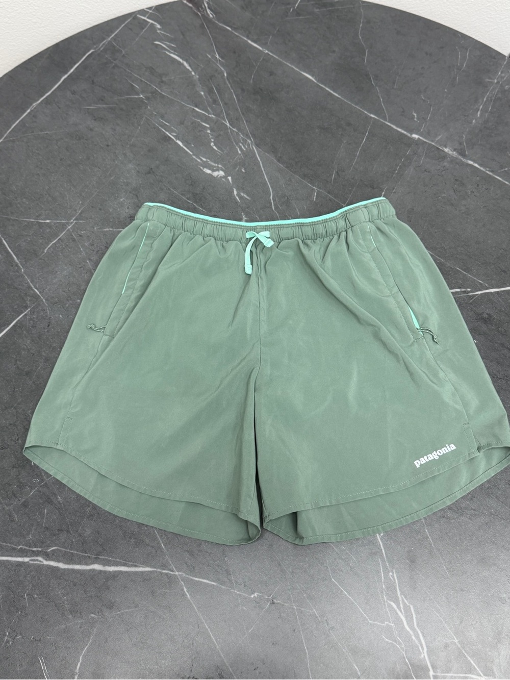 Patagonia Men’s Running Shorts Small Green Quick Dry Polyester Gym Athletic